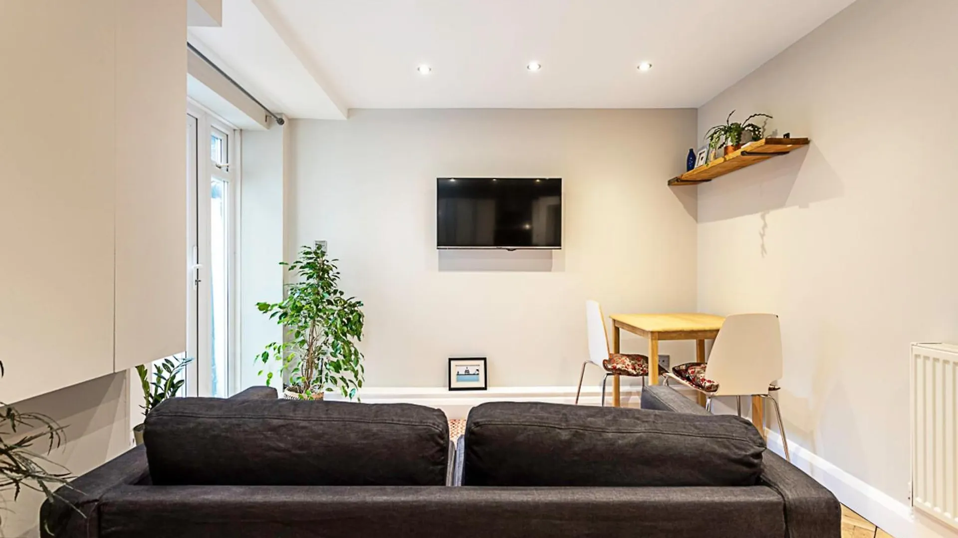 Cosy Garden Flat In Prestigious Residential Area Apartment London
