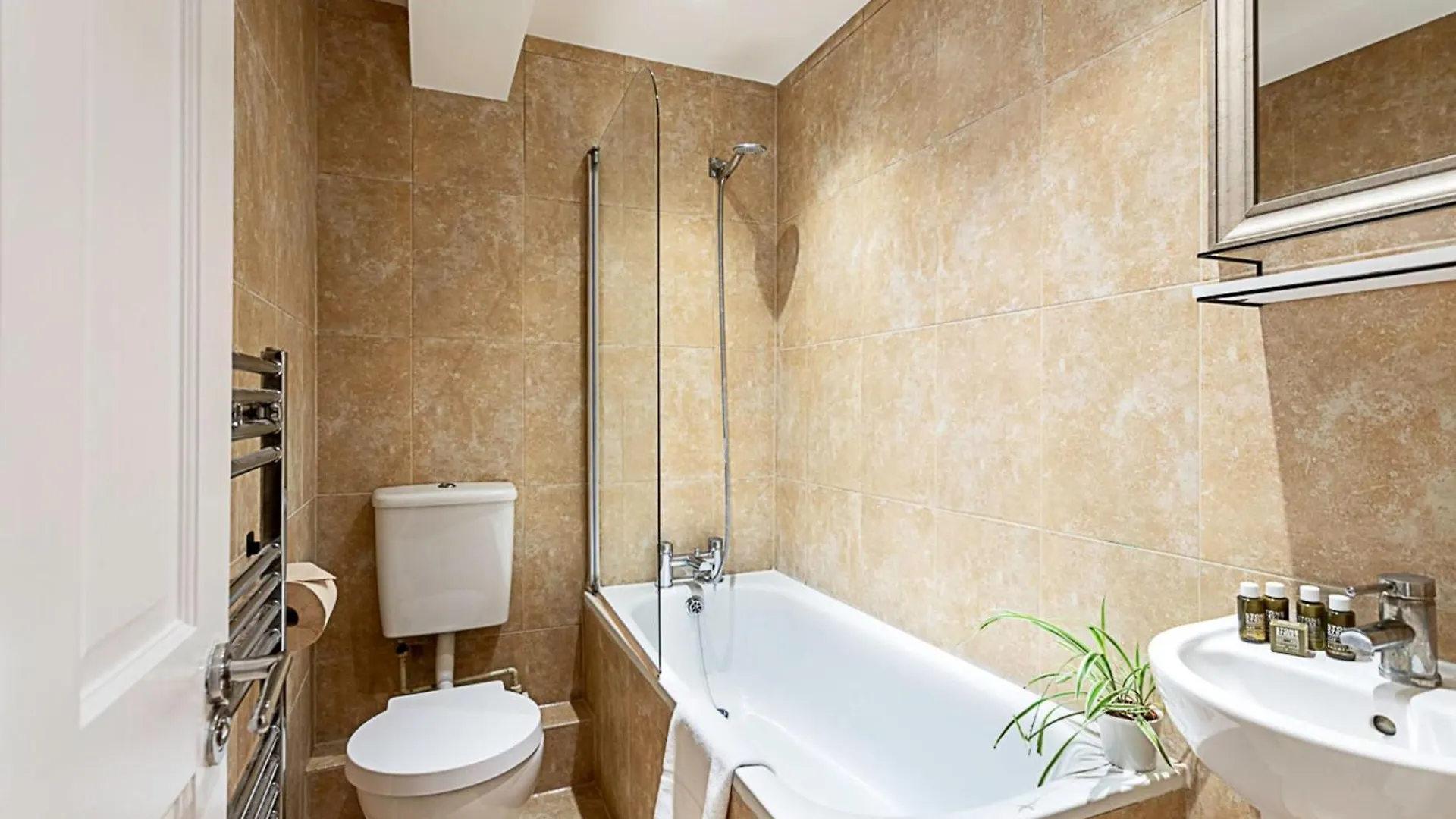 Cosy Garden Flat In Prestigious Residential Area Apartment London 0*,  United Kingdom