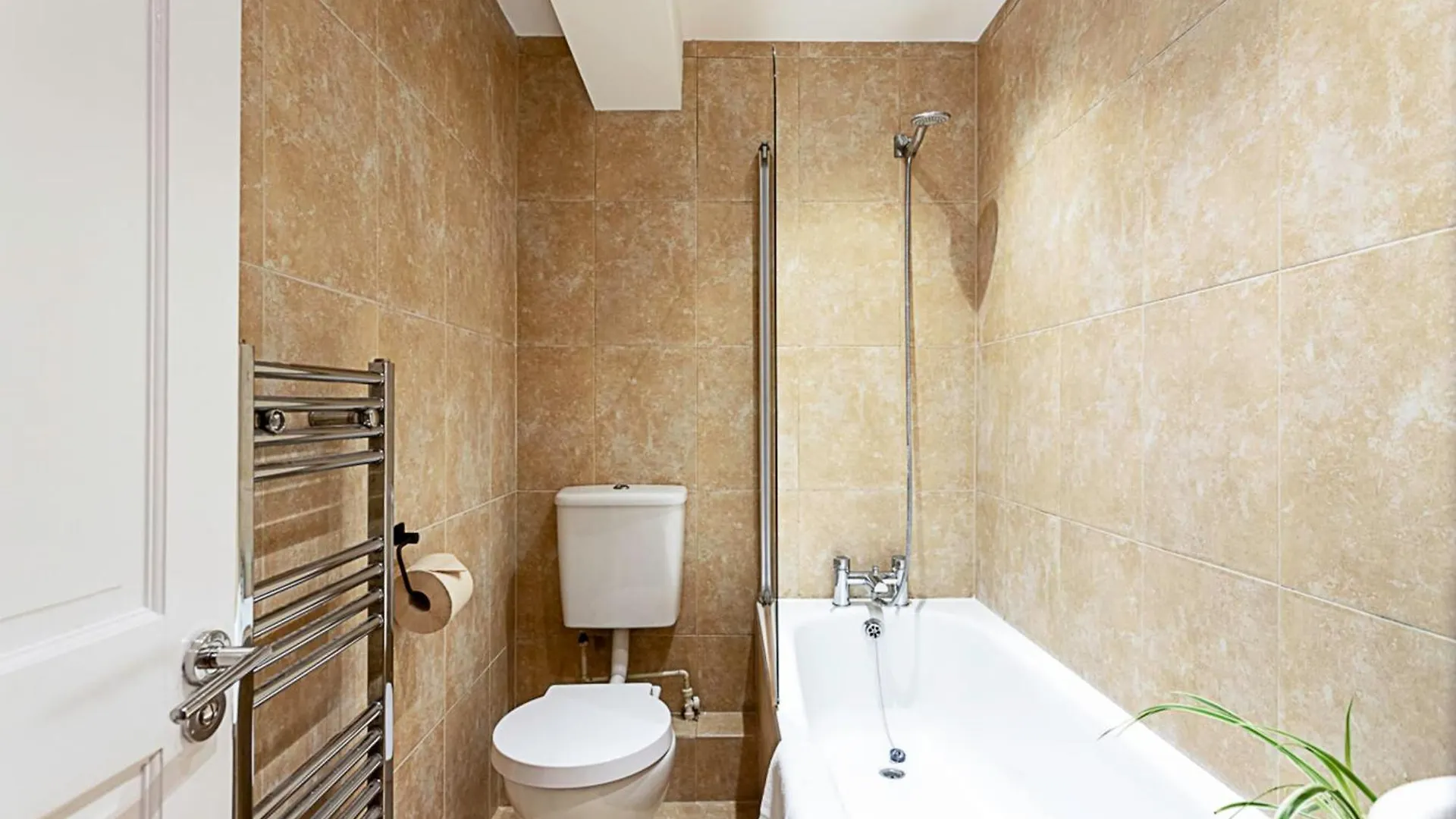 Cosy Garden Flat In Prestigious Residential Area Apartment London