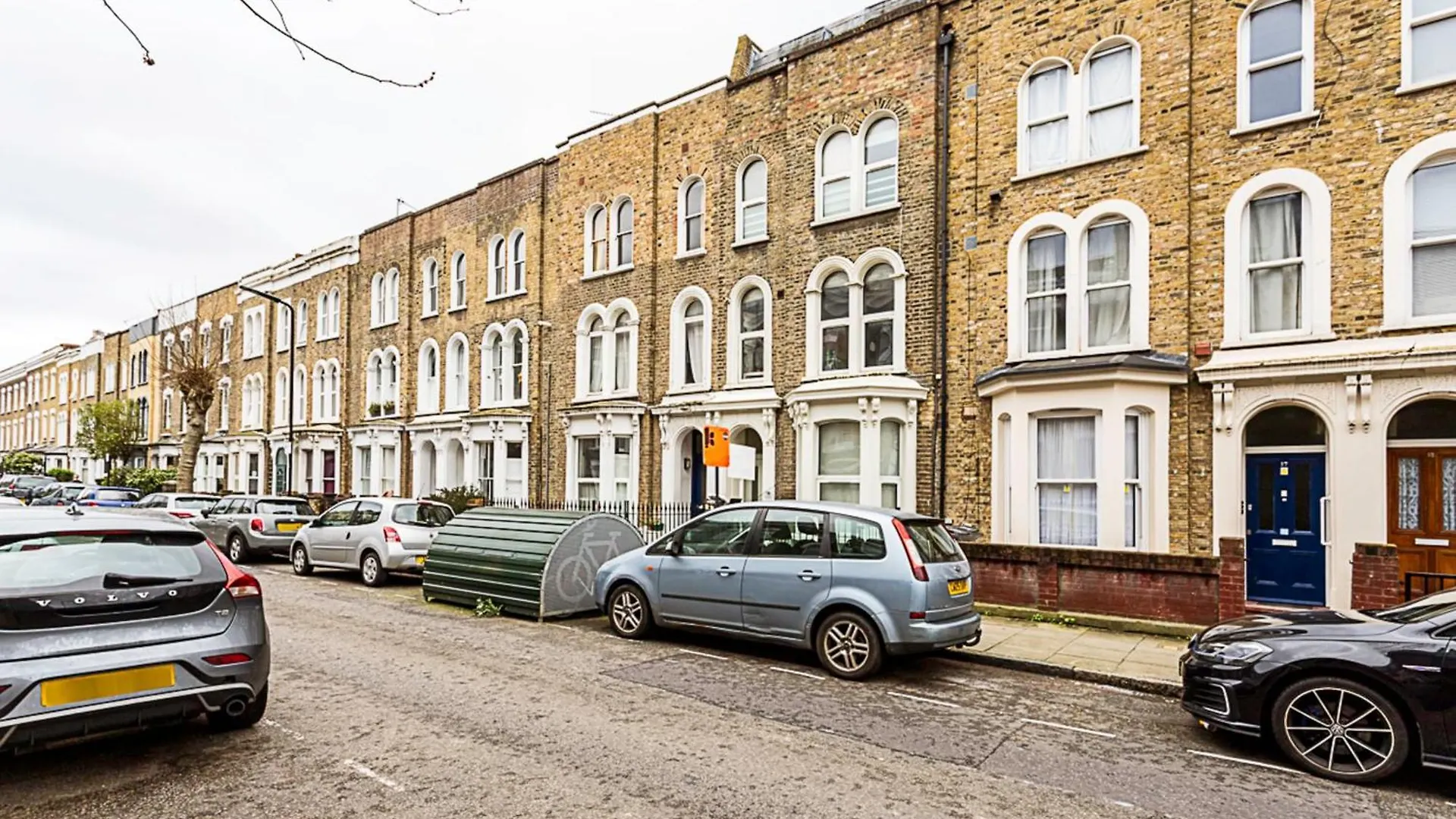 Cosy Garden Flat In Prestigious Residential Area Apartment London